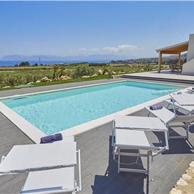3 bedroom villa with pool near Scopollo, sleeps 6